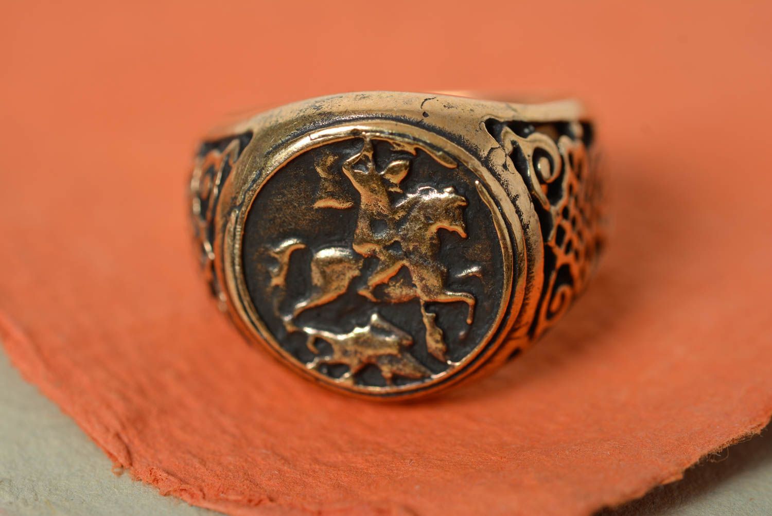 Beautiful homemade designer round top ring cast of bronze Georges the Victorious photo 3