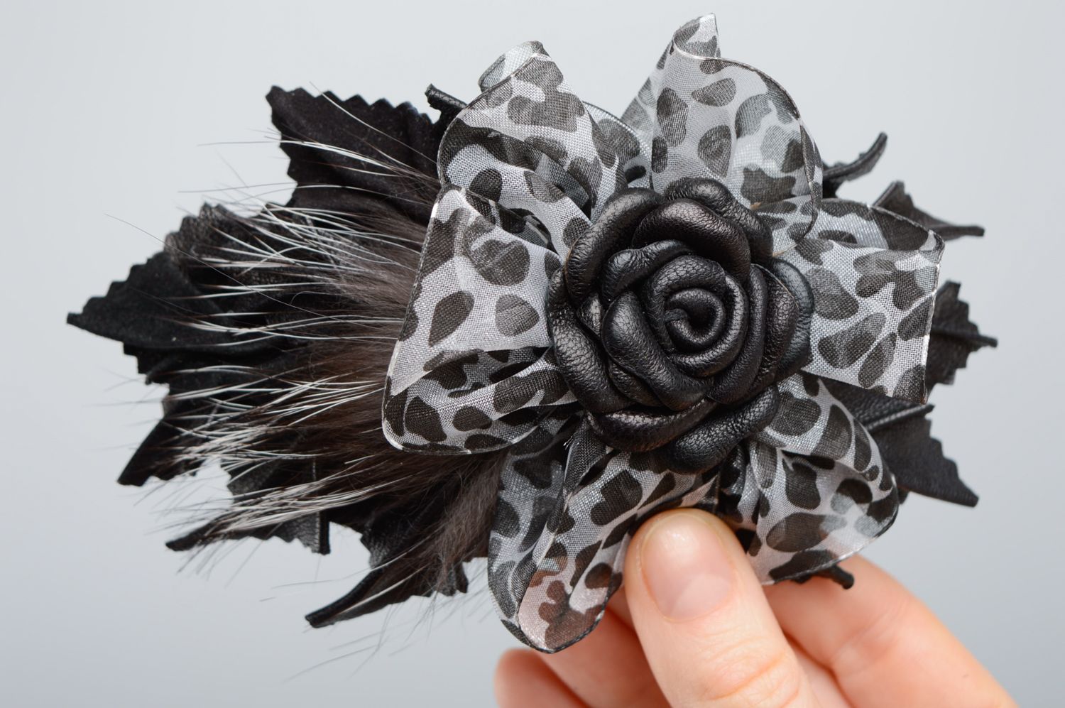 Volume leather floral hair clip photo 3