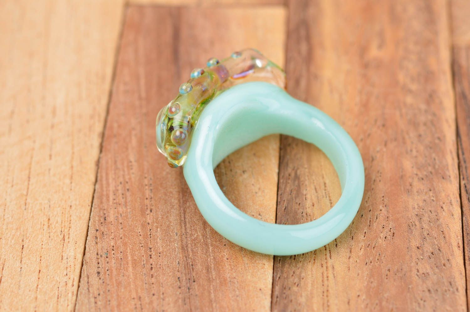 Кольцо ручной работы кольцо из стекла бирюзовое лэмпворк бижутерия из стекла фото 4