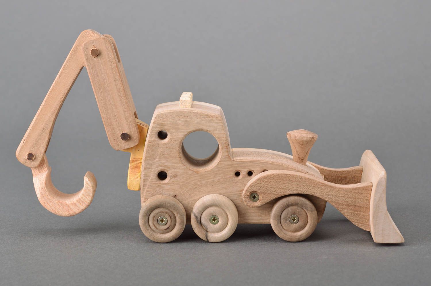 Excavadora de juguete de madera original ecológica hecha a mano para niños  foto 5