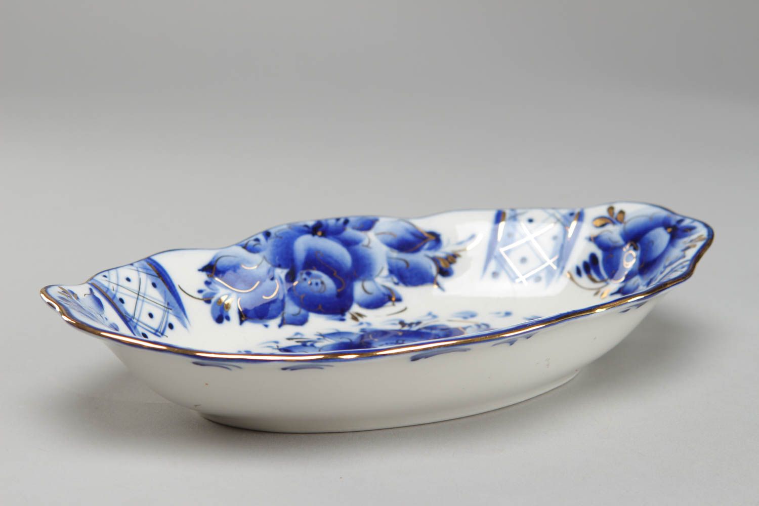 Porcelain dish with Gzhel painting photo 2