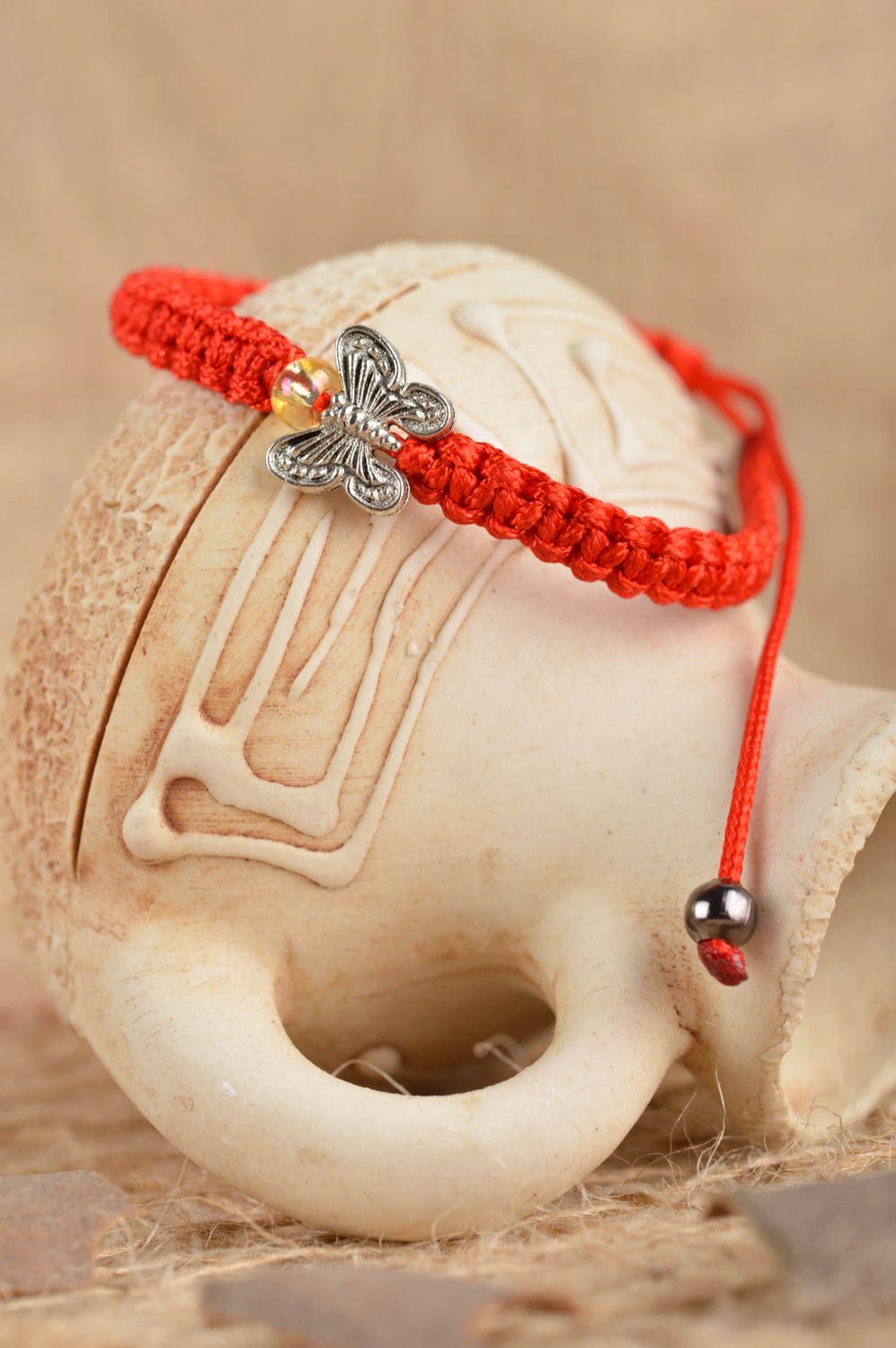Браслет ручной работы красный браслет с бабочкой модная бижутерия необычный фото 1