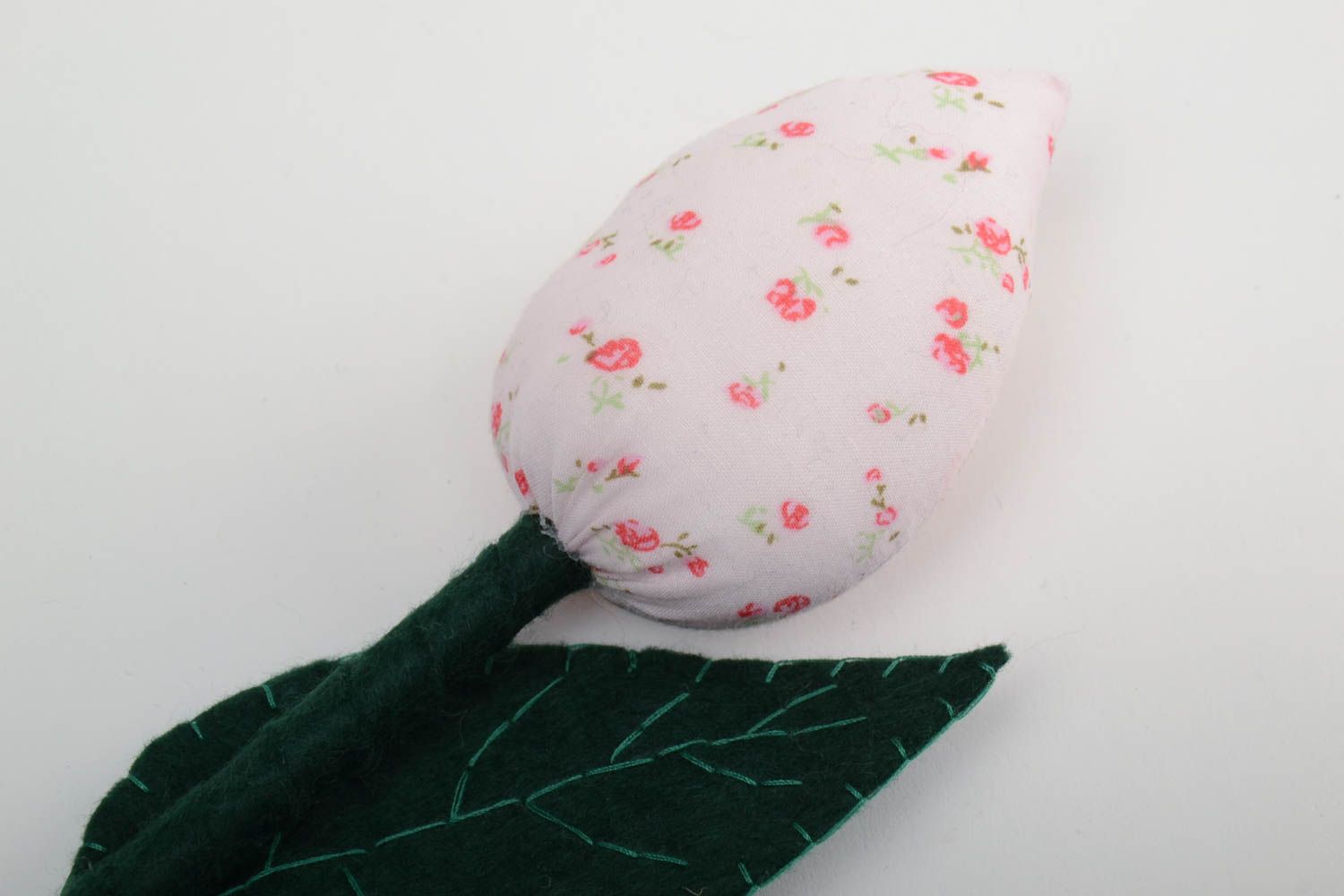 Мягкая игрушка цветок из ткани тюльпан белый на зеленом стебле ручная работа фото 3