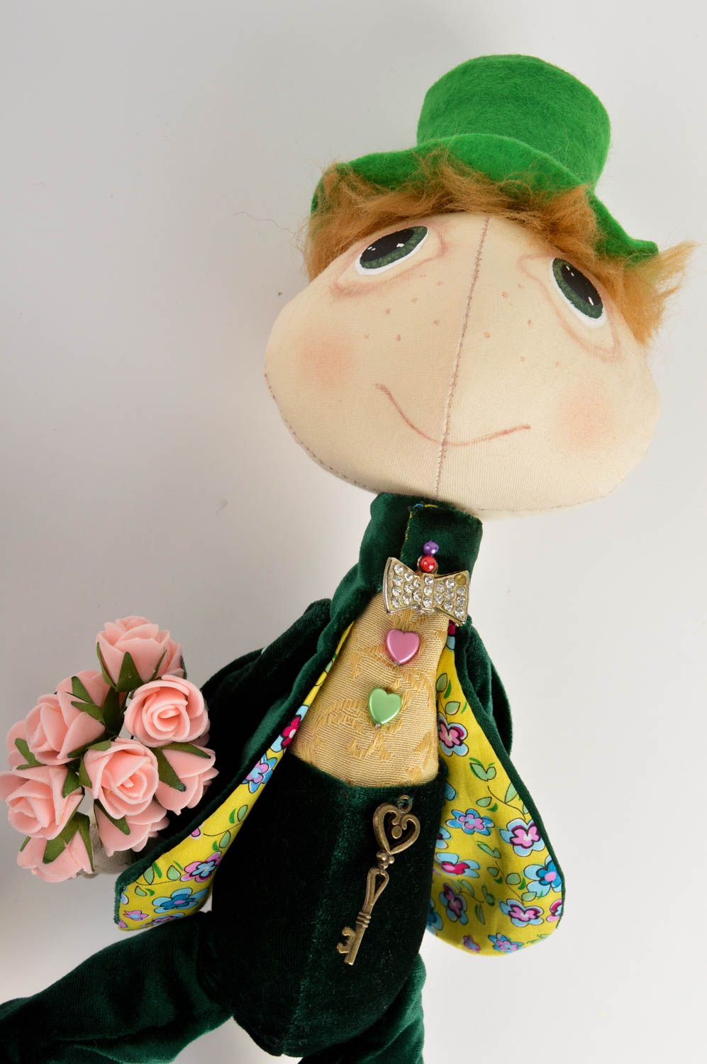 Кукла ручной работы кукла из ткани мягкая кукла в велюровом костюме Кузнечик фото 4