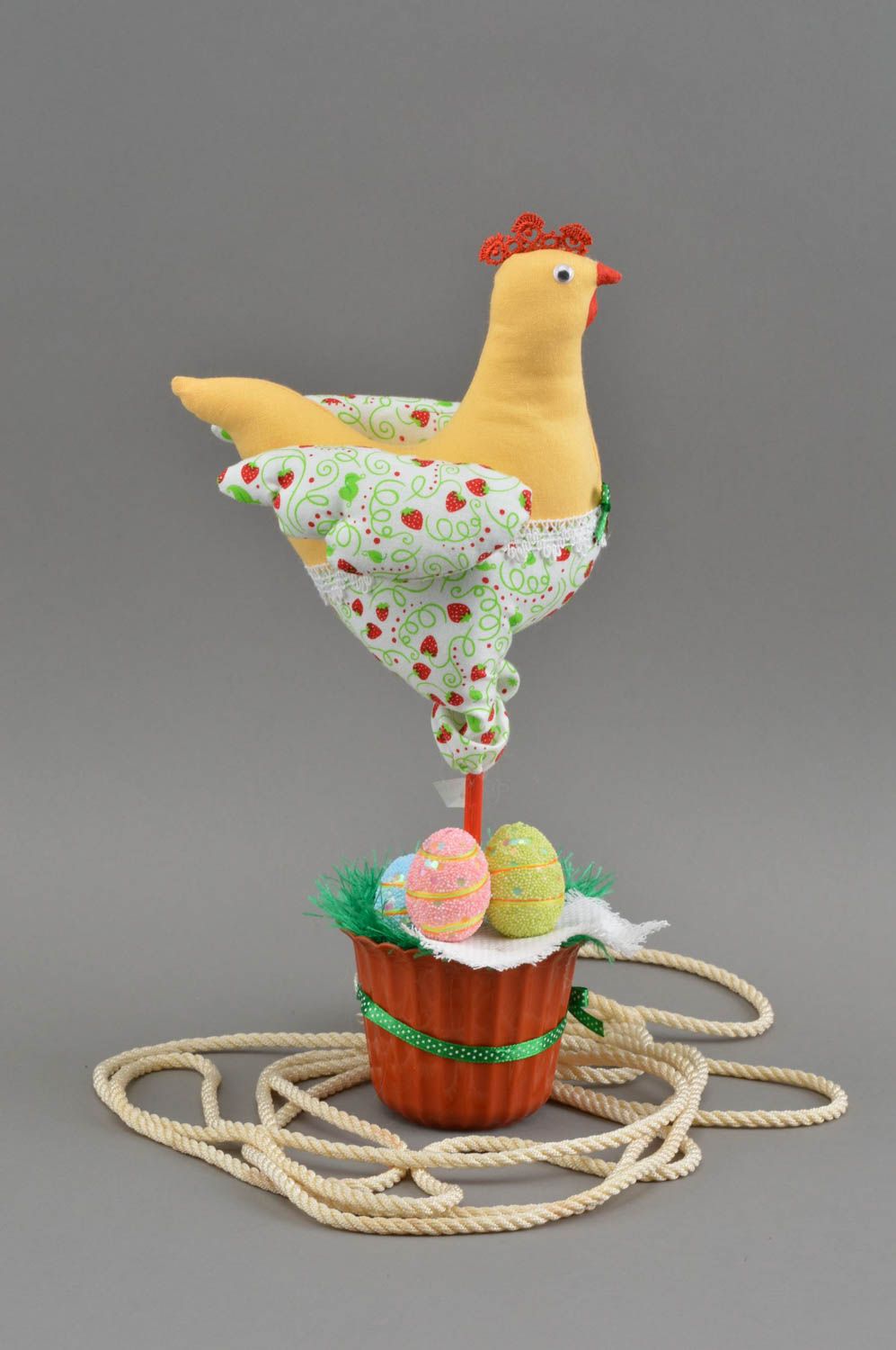 Petite décoration panier de Pâques avec poule et oeufs faite main originale photo 2