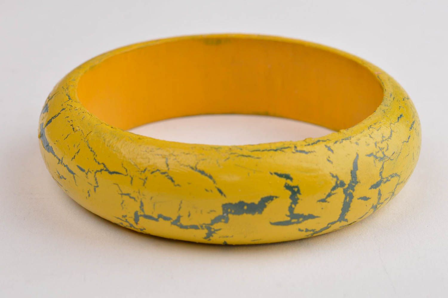 Bracelet jaune Bijou fait main en bois large effet craquelé Accessoire femme photo 2