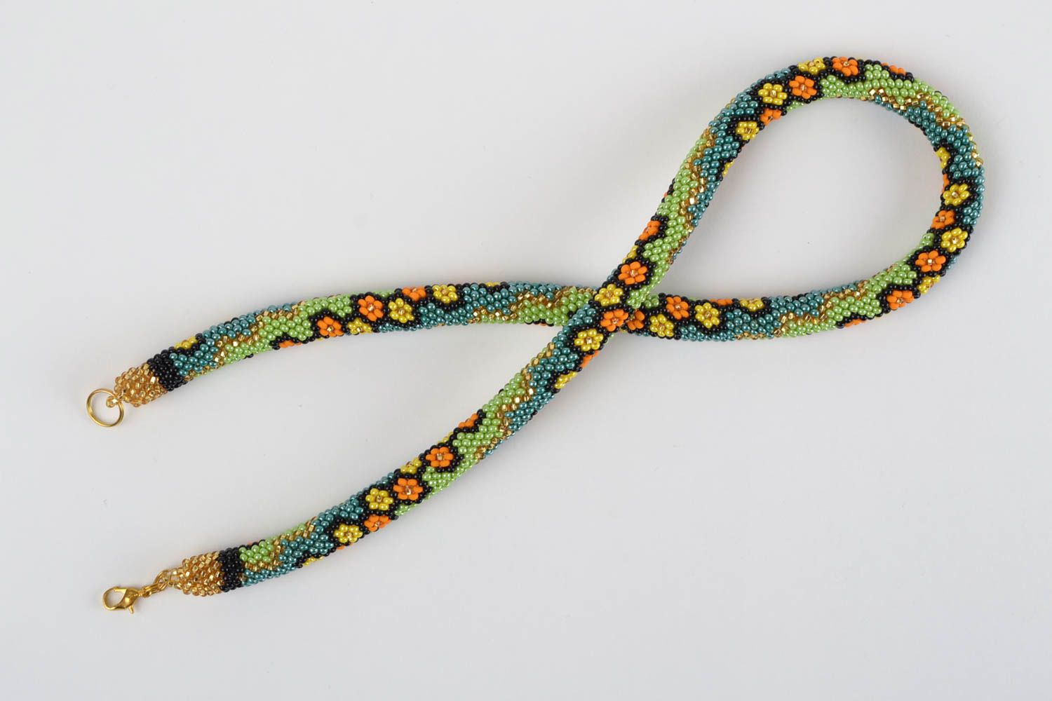 Collier spirale Bijou fait main au crochet Cadeau femme vert à motif Été photo 2
