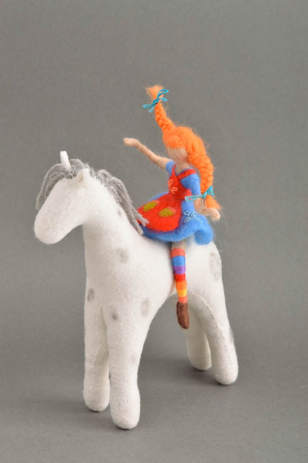 Handgemachtes Spielzeug Puppen Set Mädchen mit Pferd schöne Dekoration Geschenk foto 3