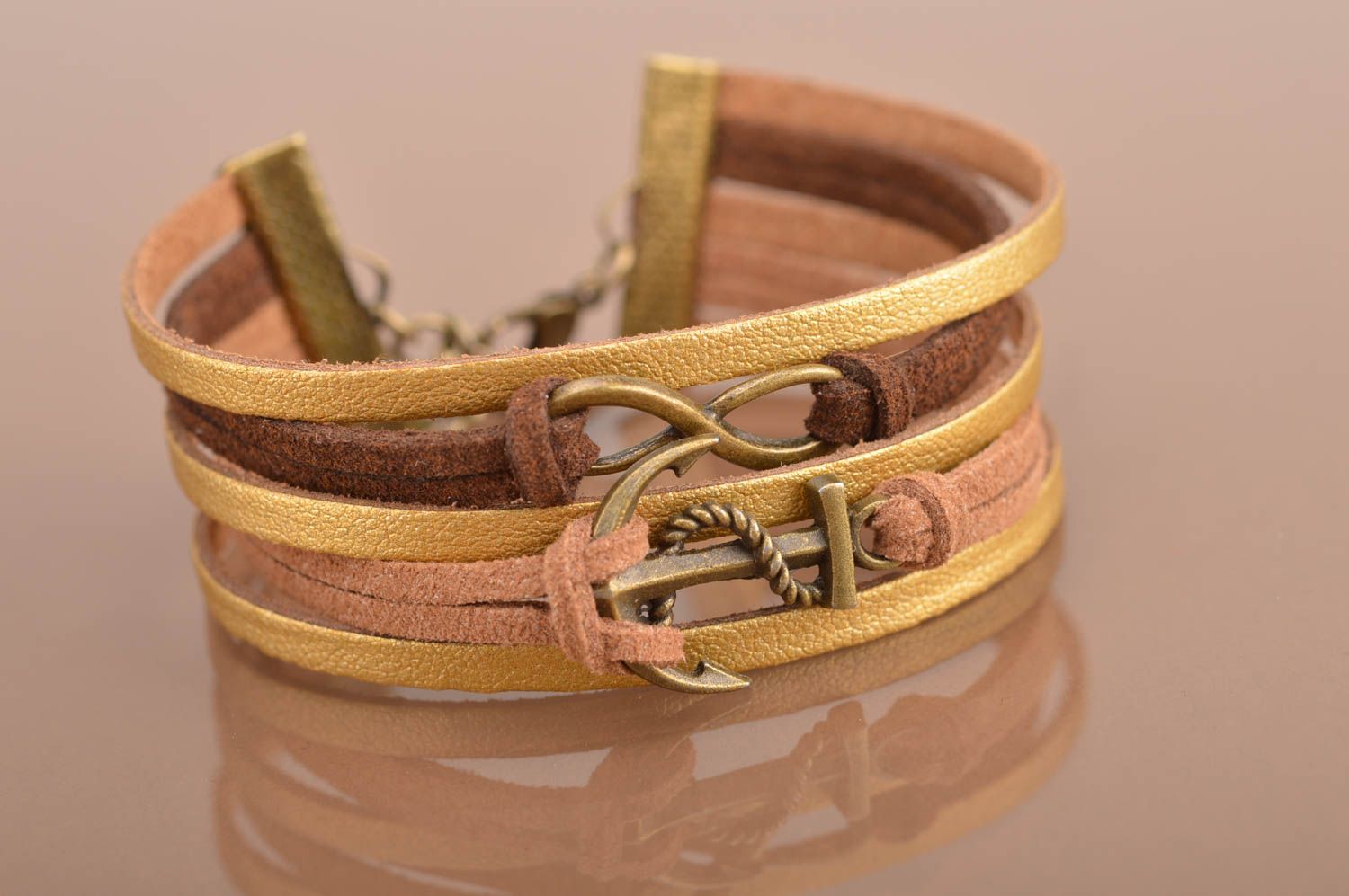 Bracelet multirang en lacets de daim brun doré avec ancre et infini fait main photo 2