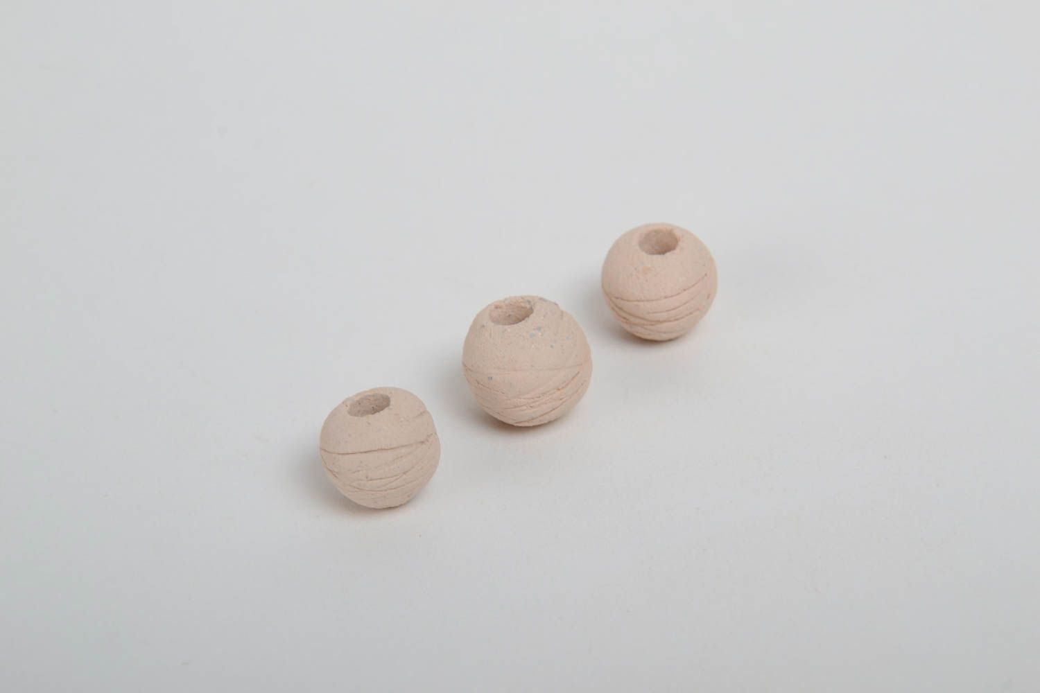 Set of 3 handmade round ceramic laconic beads for jewelry making photo 2