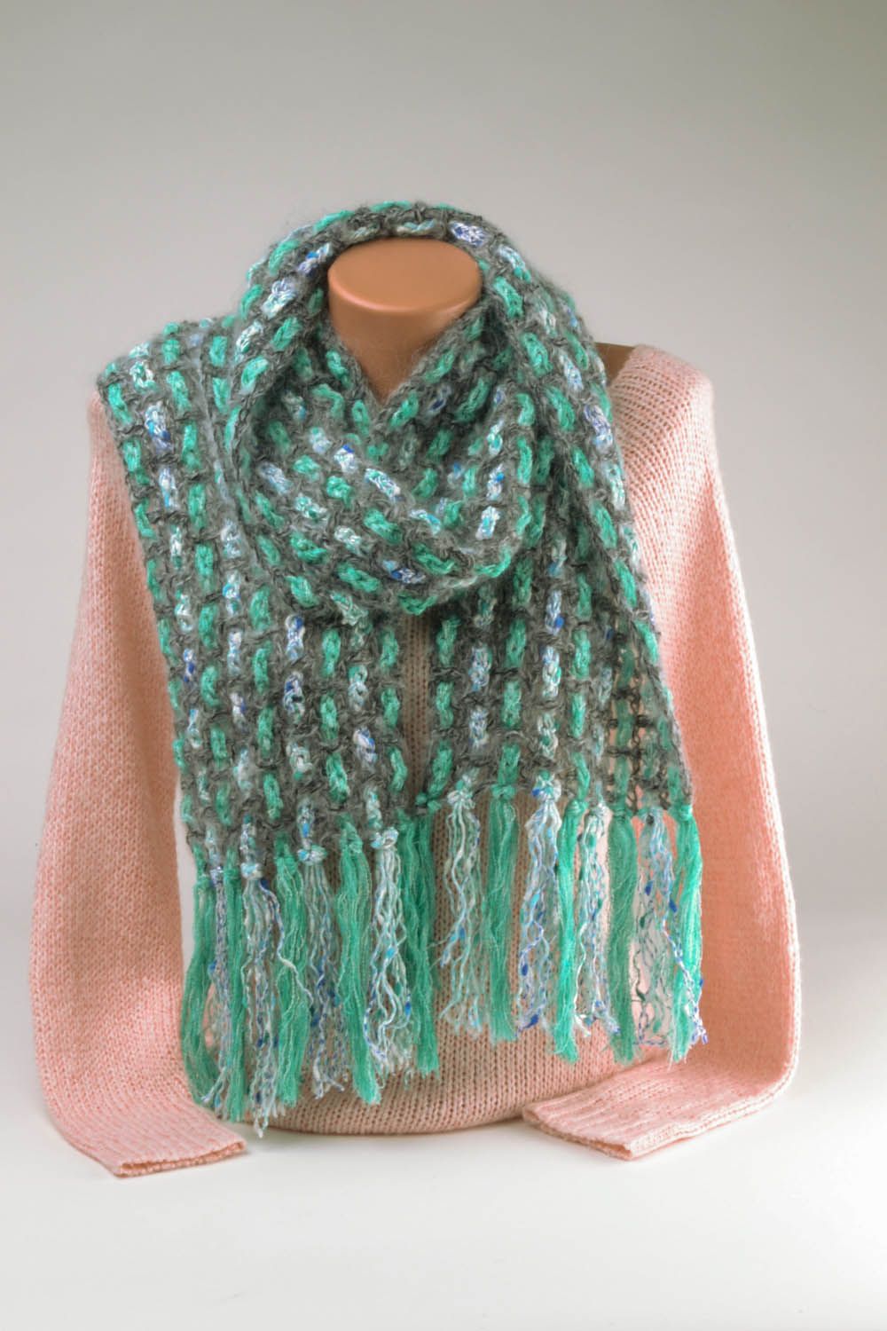 Écharpe tricotée au crochet gris turquoise photo 2