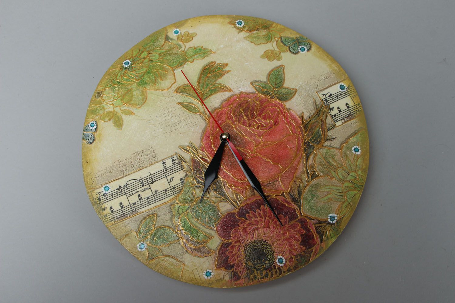 Reloj de pared con decoupage “Rosas” foto 1
