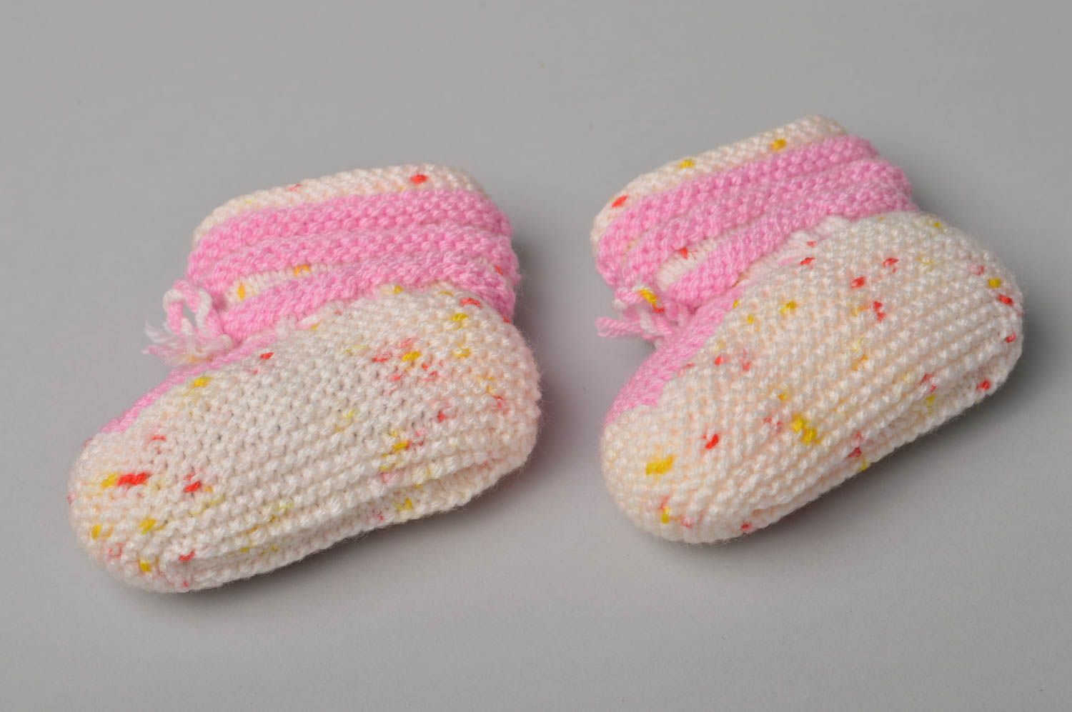 Handgefertigte Schuhe gehäkelte Babyschuhe Geschenk für Kleinkinder schön foto 2