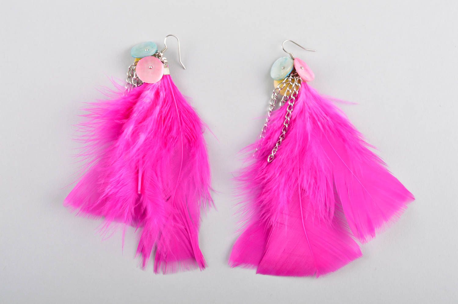 Boucles d'oreilles plumes roses Bijou fait main design original Cadeau femme photo 3