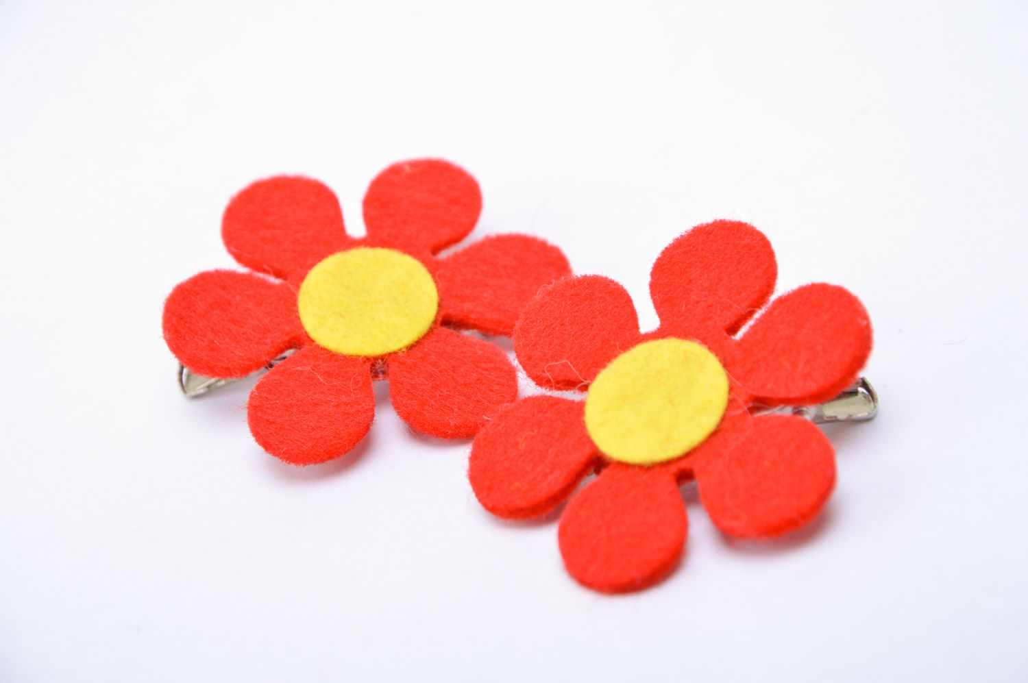Handmade set of felt hairpins in the form of a flower 2 pieces for daughter photo 2