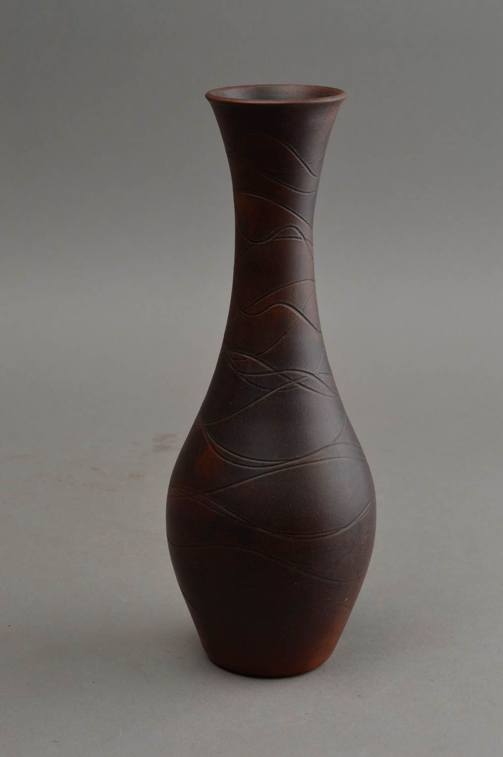 Vase en céramique brun foncé à col haut original fait main 55 cl décoratif photo 2