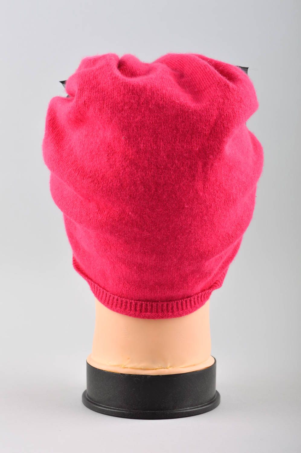 Bonnet tricot fait main Chapeau hiver Vêtement femme rose design de créateur photo 3