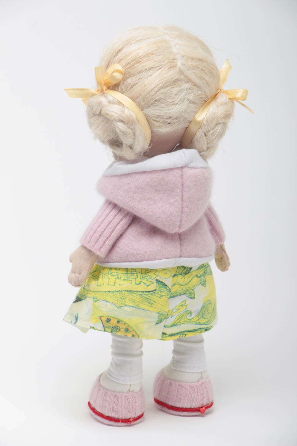 Авторская мягкая кукла ручной работы для декора интерьера из натуральных тканей фото 4