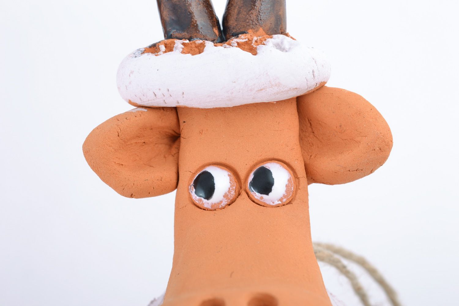 Handmade Glöckchen aus Ton Traditionell Spielzeug in Form von Ziege foto 5