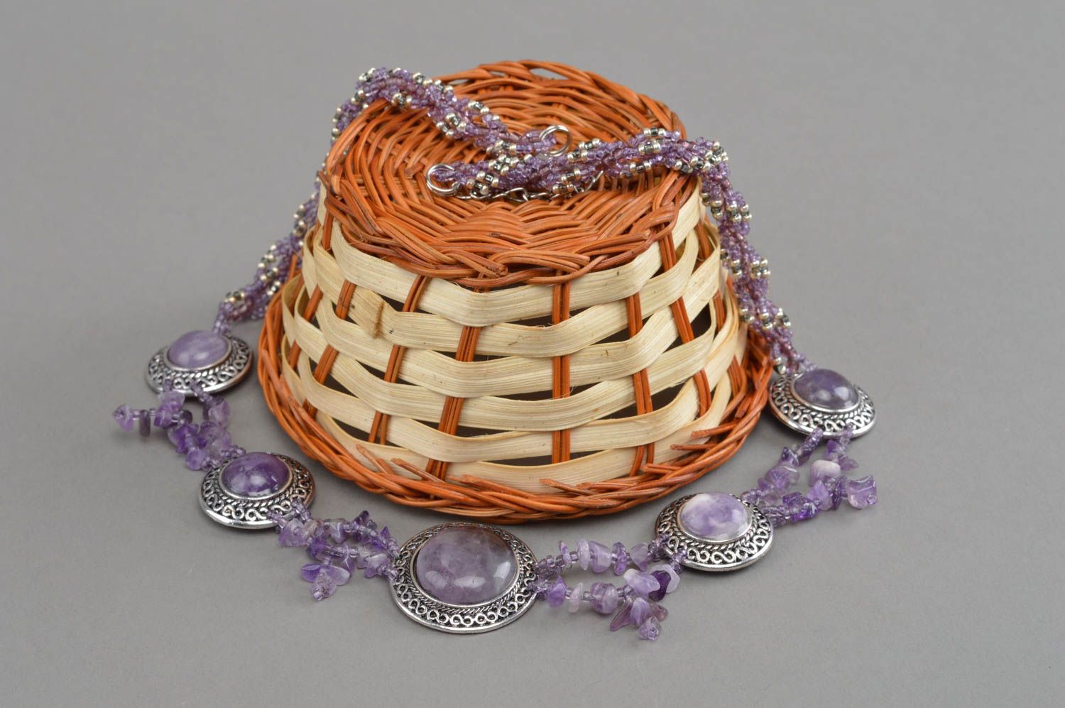 Handgemachtes schönes zartes lila Glasperlen Collier mit Amethyst Halskette foto 1