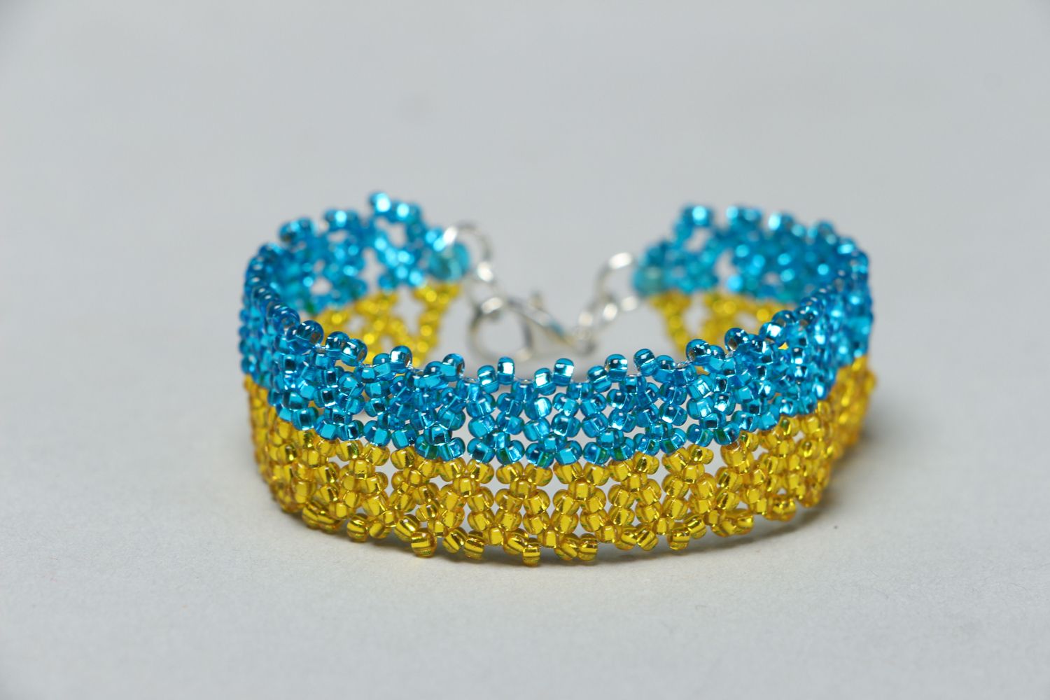 Bracelet fait main de perles de rocaille Bleu et jaune photo 1