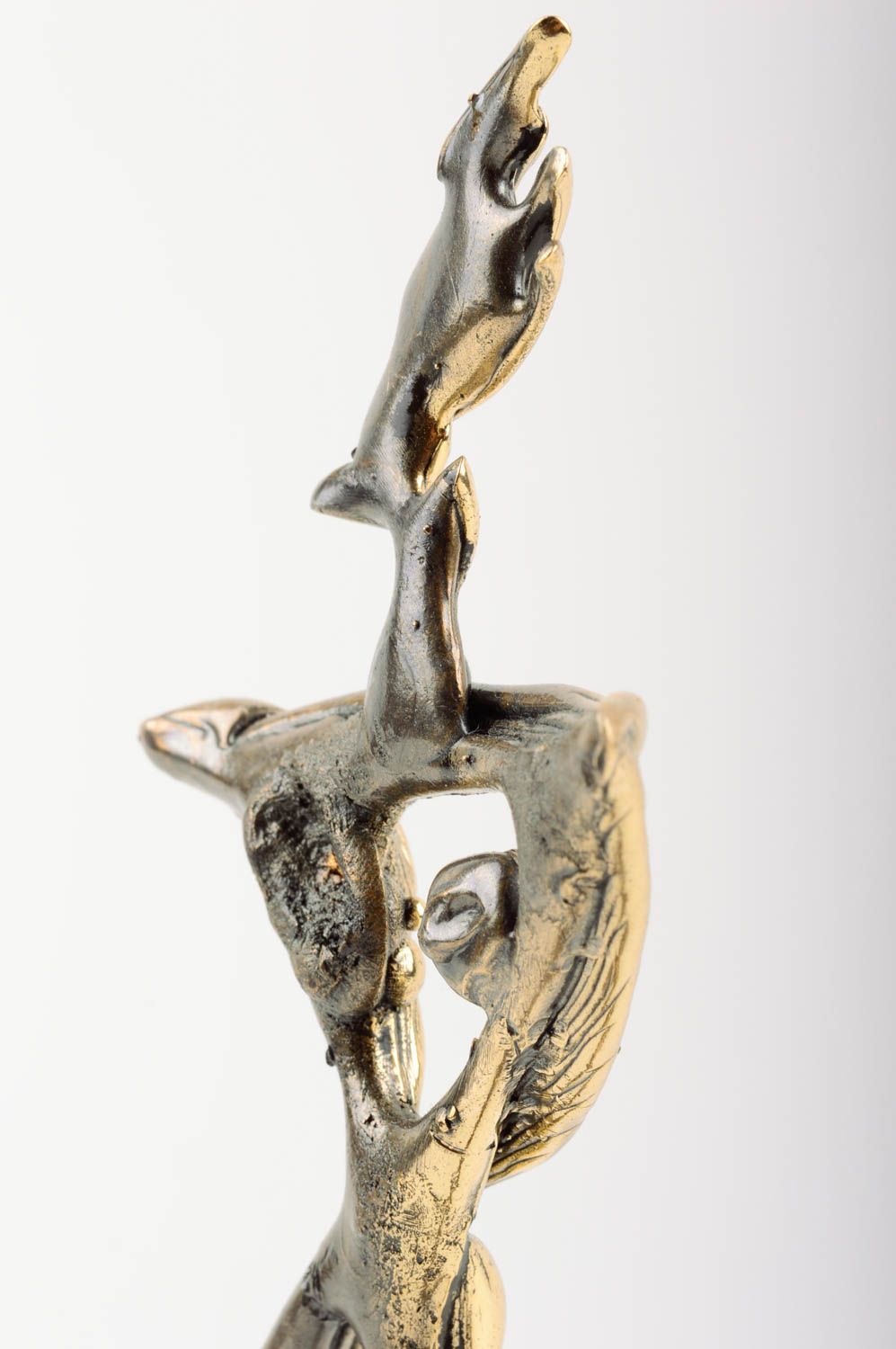 Künstlerische Statuette aus Messing mit Bimsstein Ständer für Dekor Handarbeit foto 2
