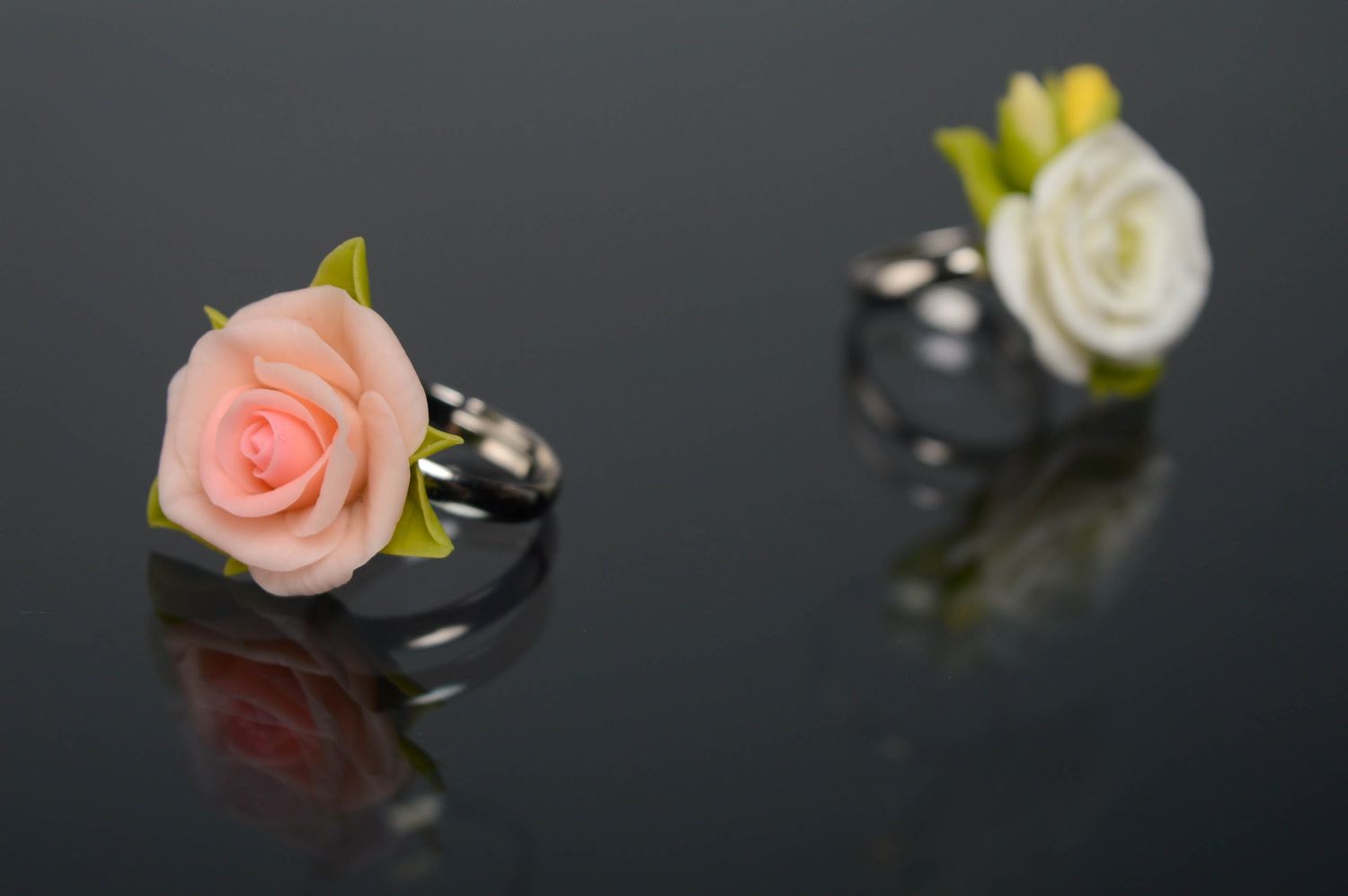 Красивое кольцо из холодного фарфора фото 5