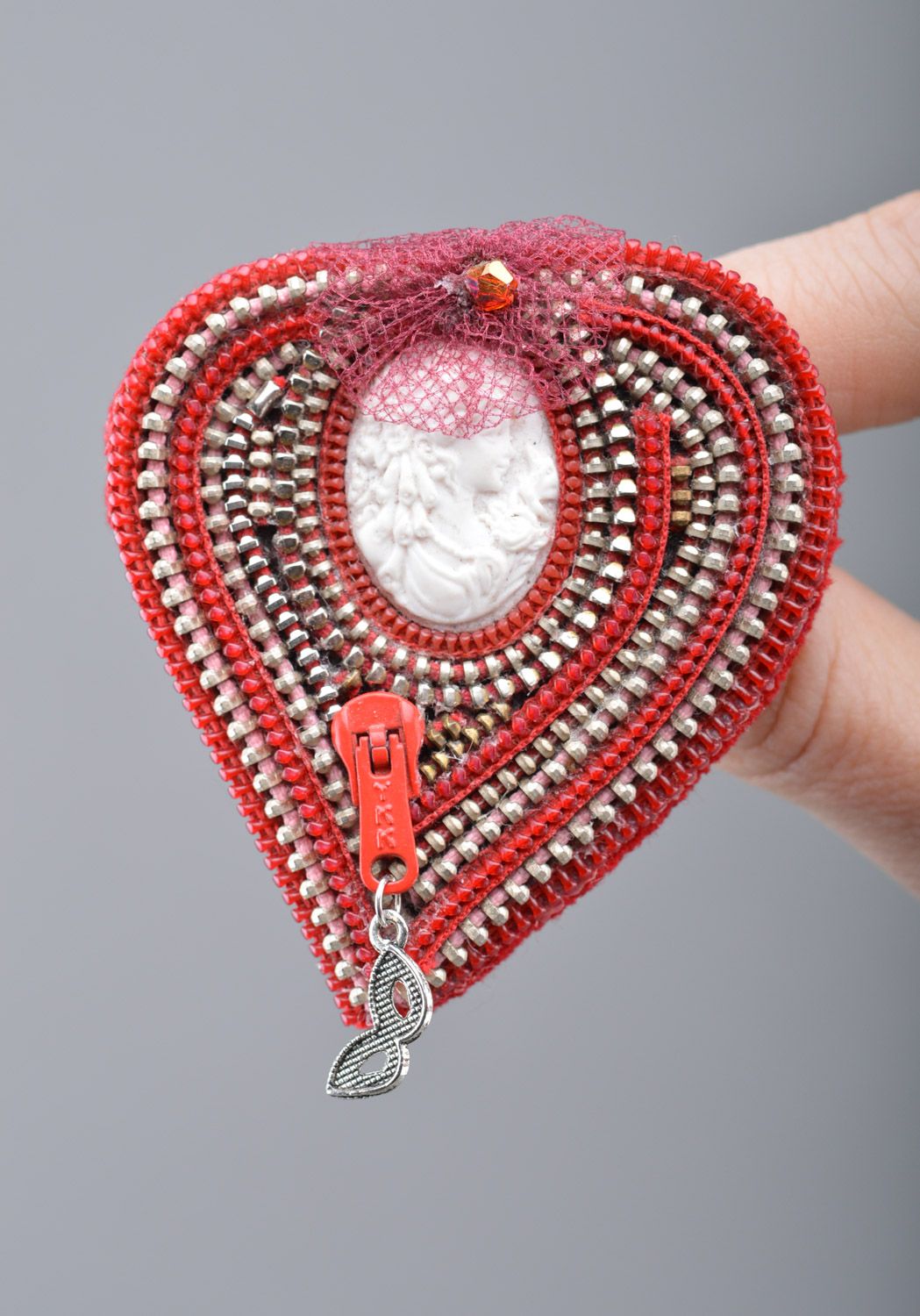 Handmade designer heart-shaped red brooch with cameo for coat or blouse photo 2