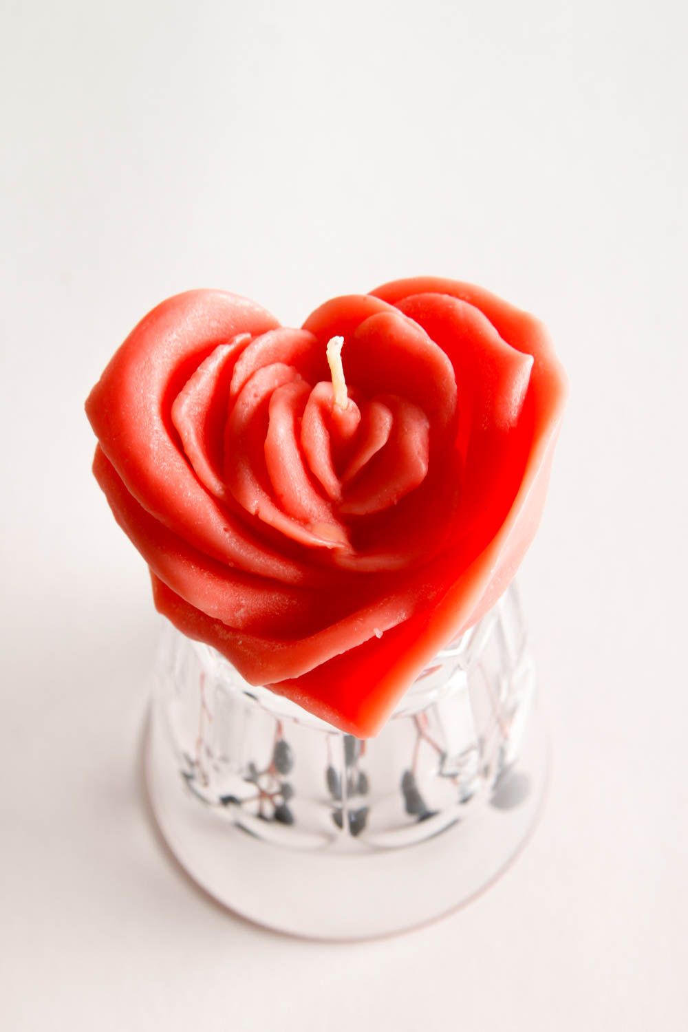 Red romantic candle handmade unusual candle beautiful candle in shape of heart photo 1