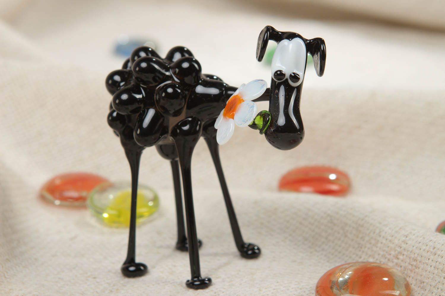 Petite figurine en verre au chalumeau Chèvre noire décorative faite main photo 5