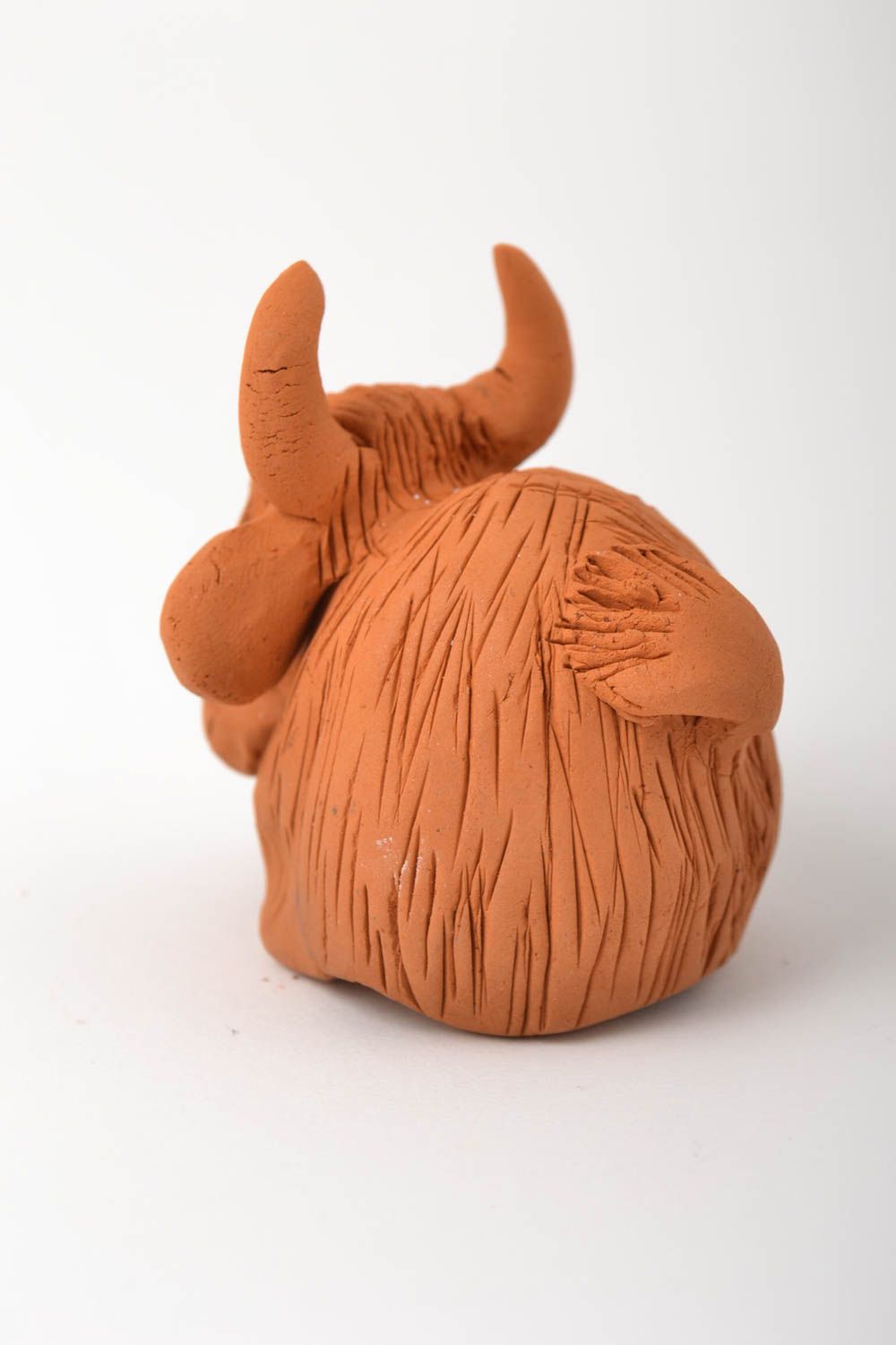 Статуэтка ручной работы корова статуэтка для декора статуэтка животного из глины фото 3