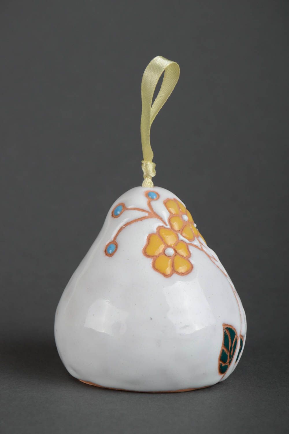 Clochette en argile faite main peinte d'émail et glaçure avec fleurs à suspendre photo 2