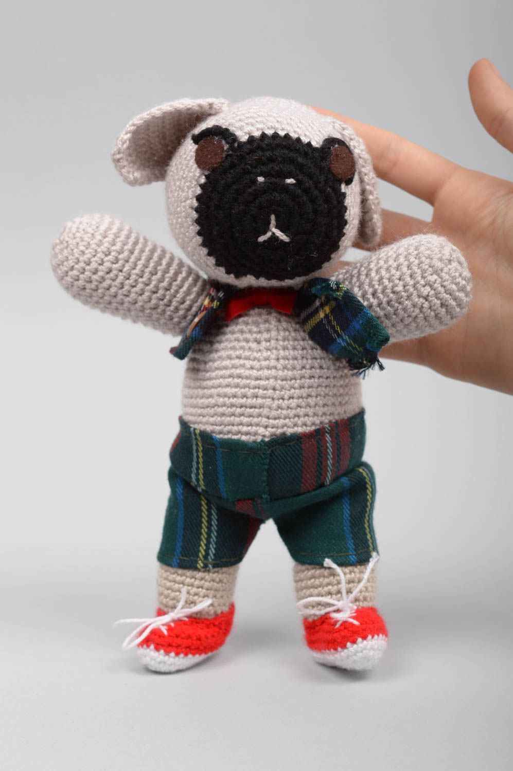 Jouet chien Peluche faite main tricotée au crochet Cadeau enfant et décoration photo 1