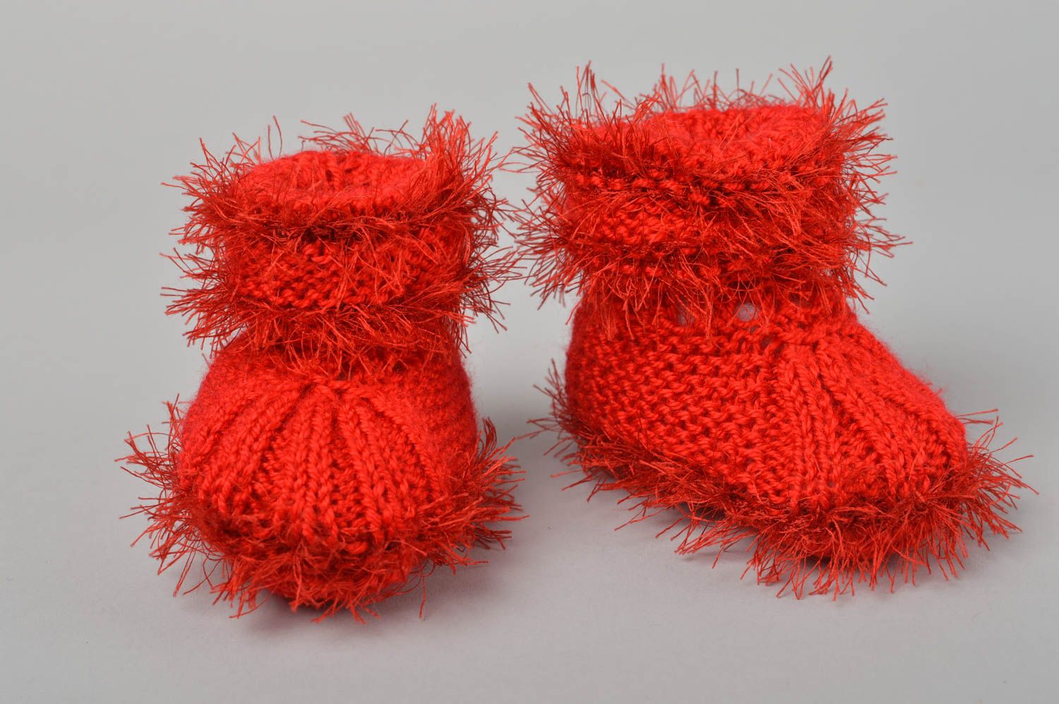 Chaussons bébé fait main Accessoire bébé rouge en coton au crochet Cadeau enfant photo 1