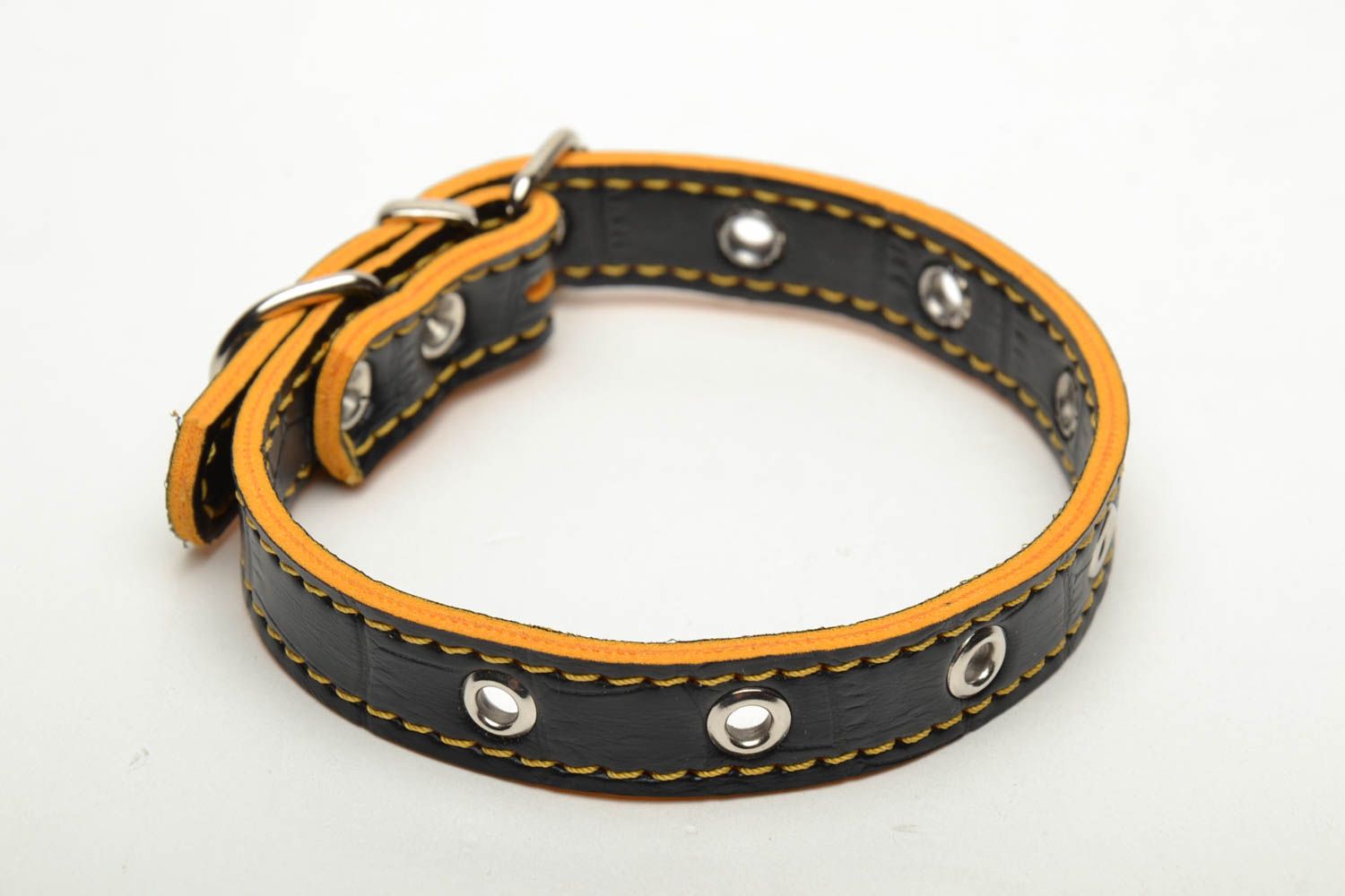 Stilvolles handmade Hundehalsband aus Leder foto 3