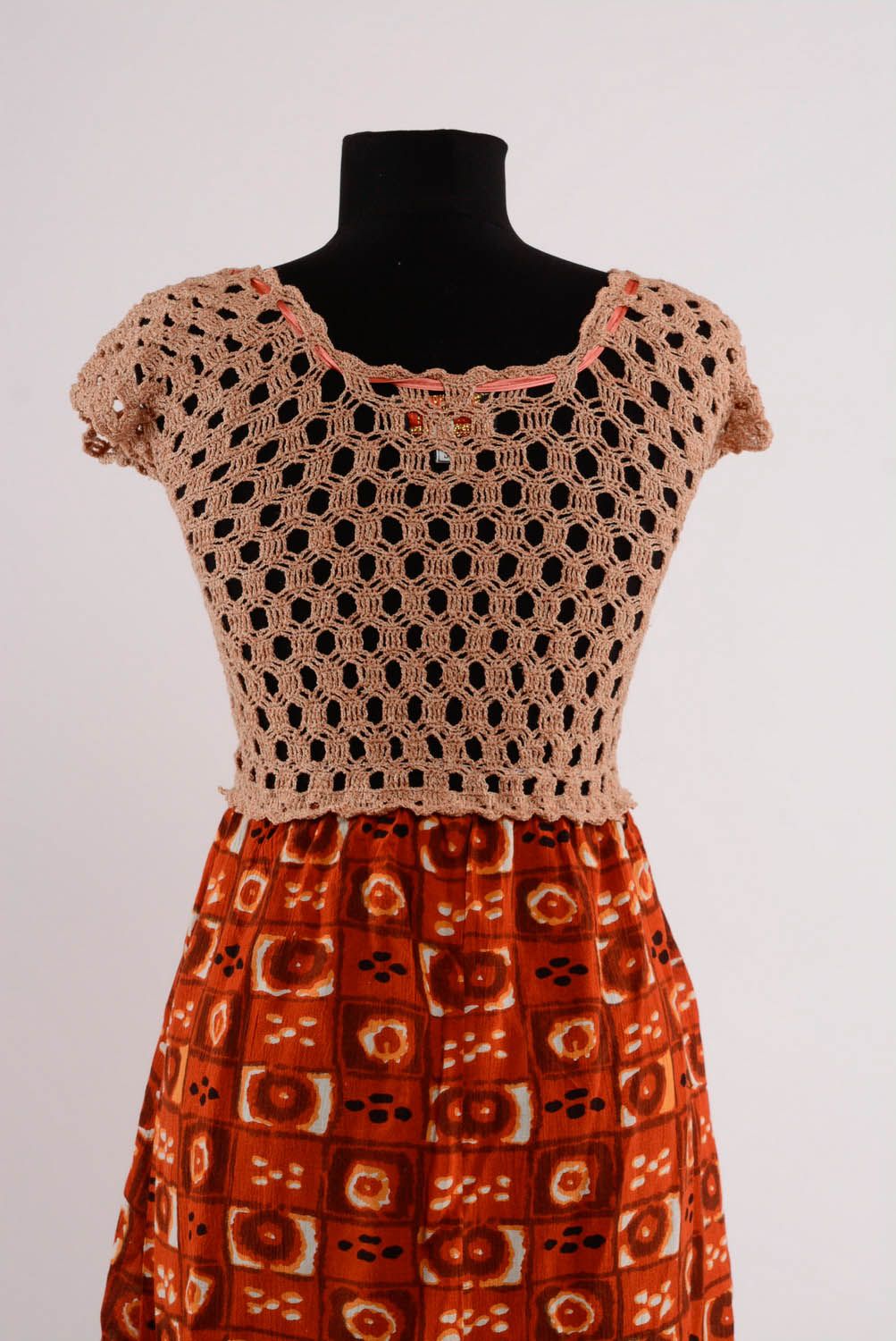 Короткое вязаное крючком платье фото 4