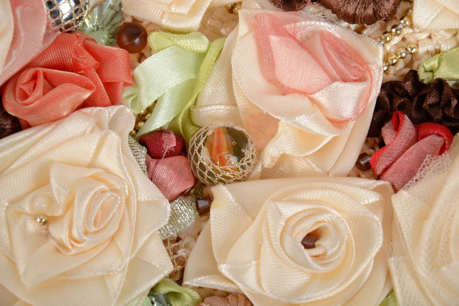 Женская сумка из ткани ручной работы с цветами и бусинками красивая яркая фото 4