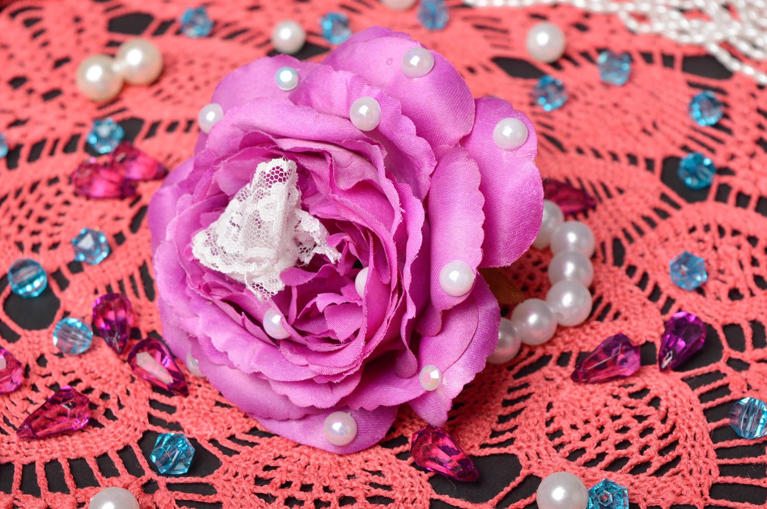 Corsage de poignet Bracelet fait main fleur perles fantaisie Accessoire mariage photo 1