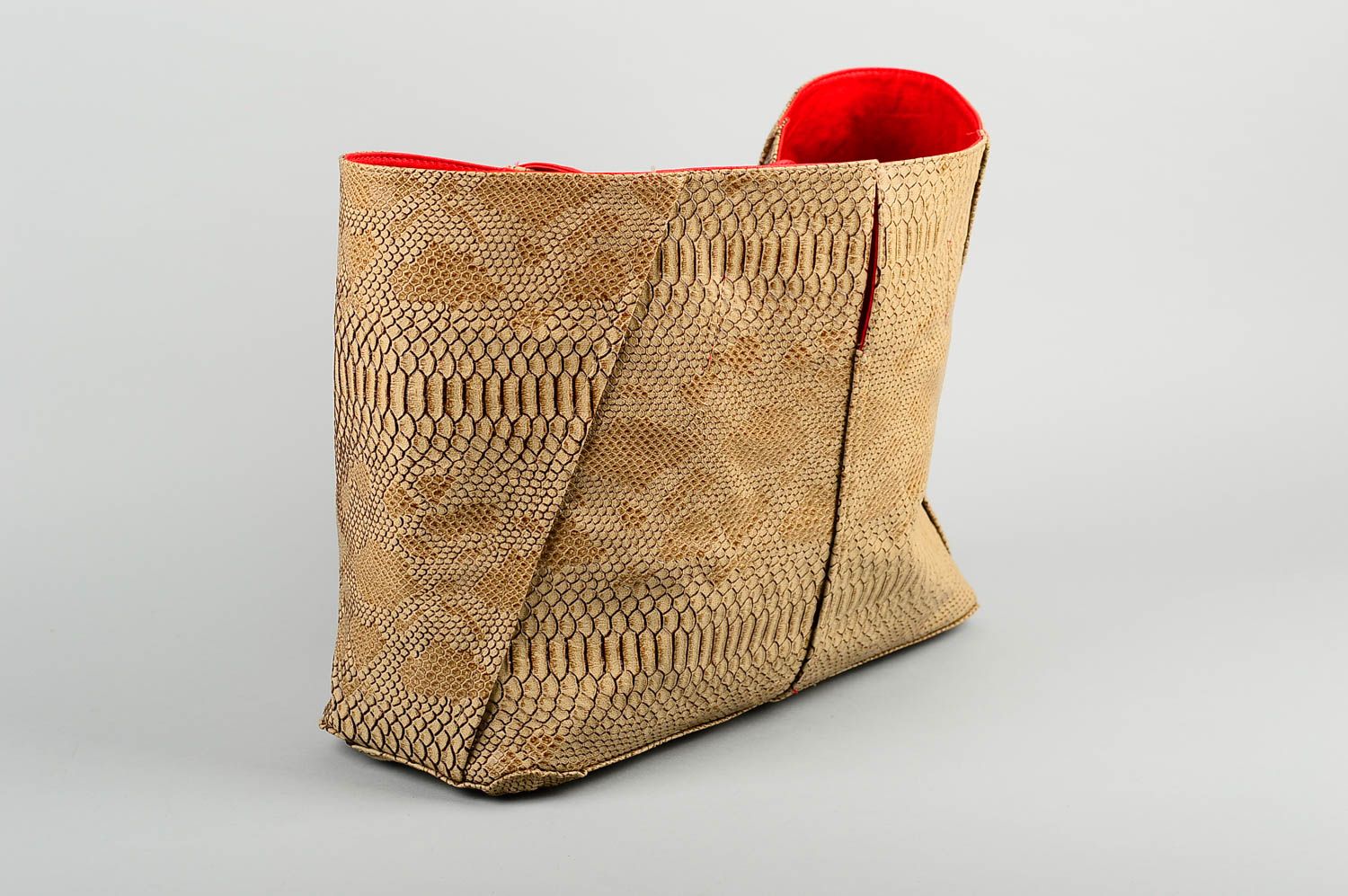 Сумка ручной работы сумка на плечо из кожзама женская сумка красная стильная фото 1