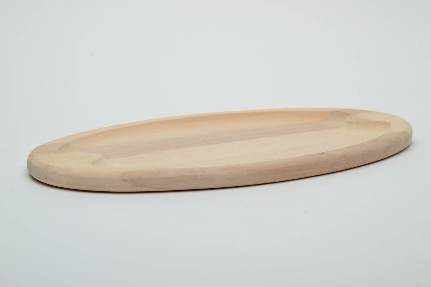 Ovales Tablett aus Holz foto 2