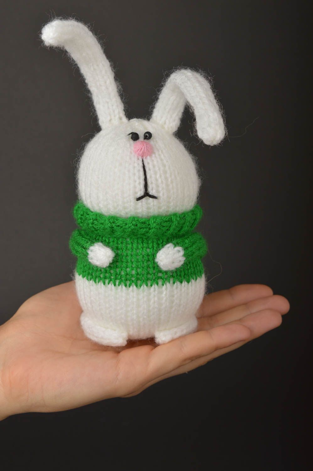 Мягкая игрушка ручной работы игрушка заяц в зеленом свитере детская игрушка фото 5