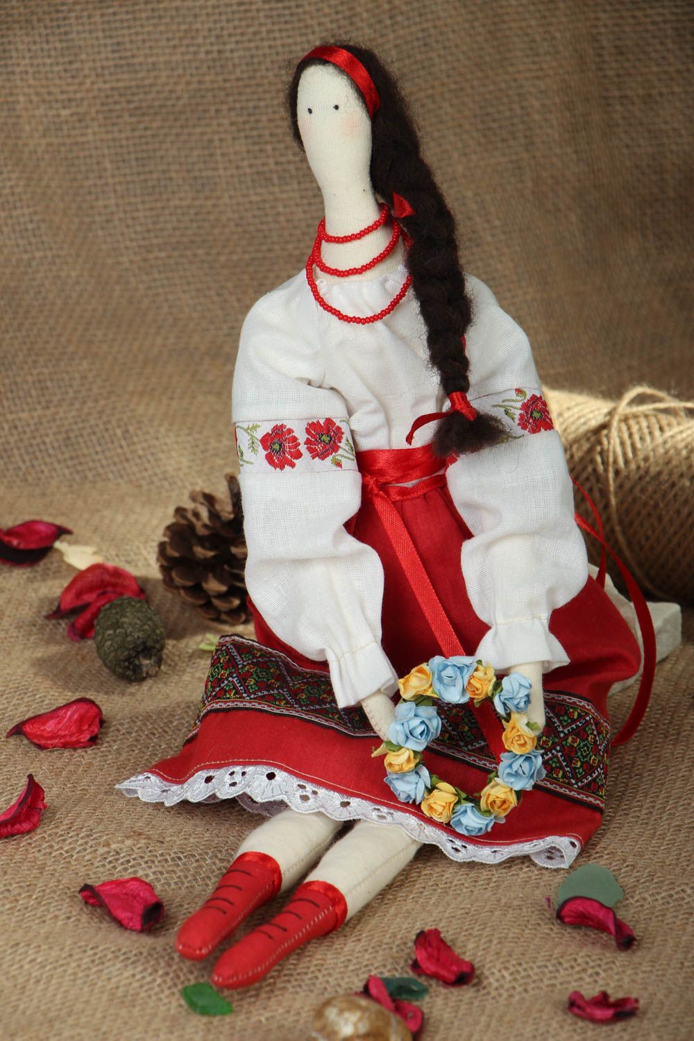 Muñeca artesanal en el traje nacional foto 4