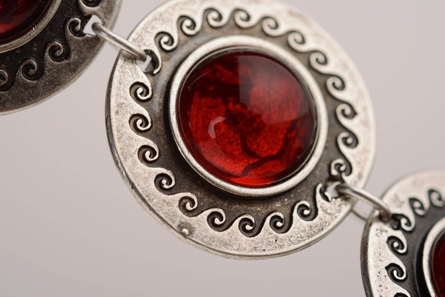 Necklace with red cabochon photo 3