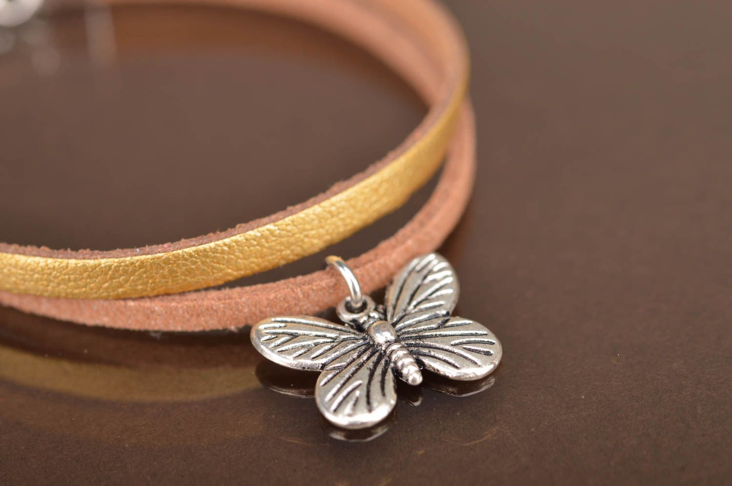 Handmade thin genuine leather wrist bracelet with butterfly charm beige and gold photo 3