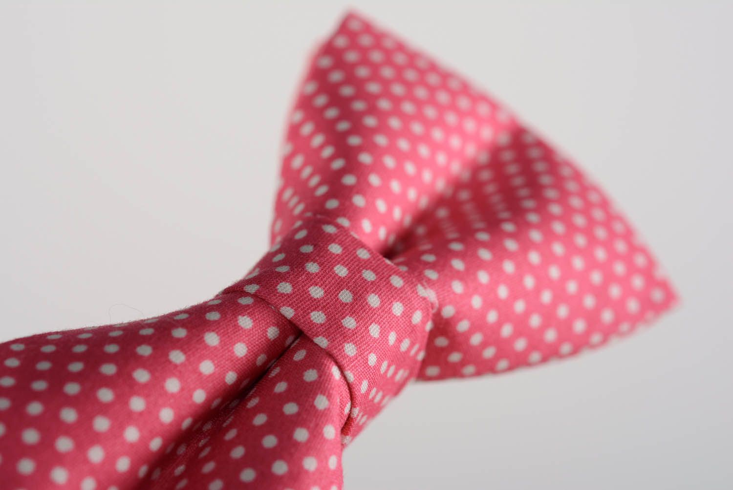 Pink bow tie with dots  photo 4