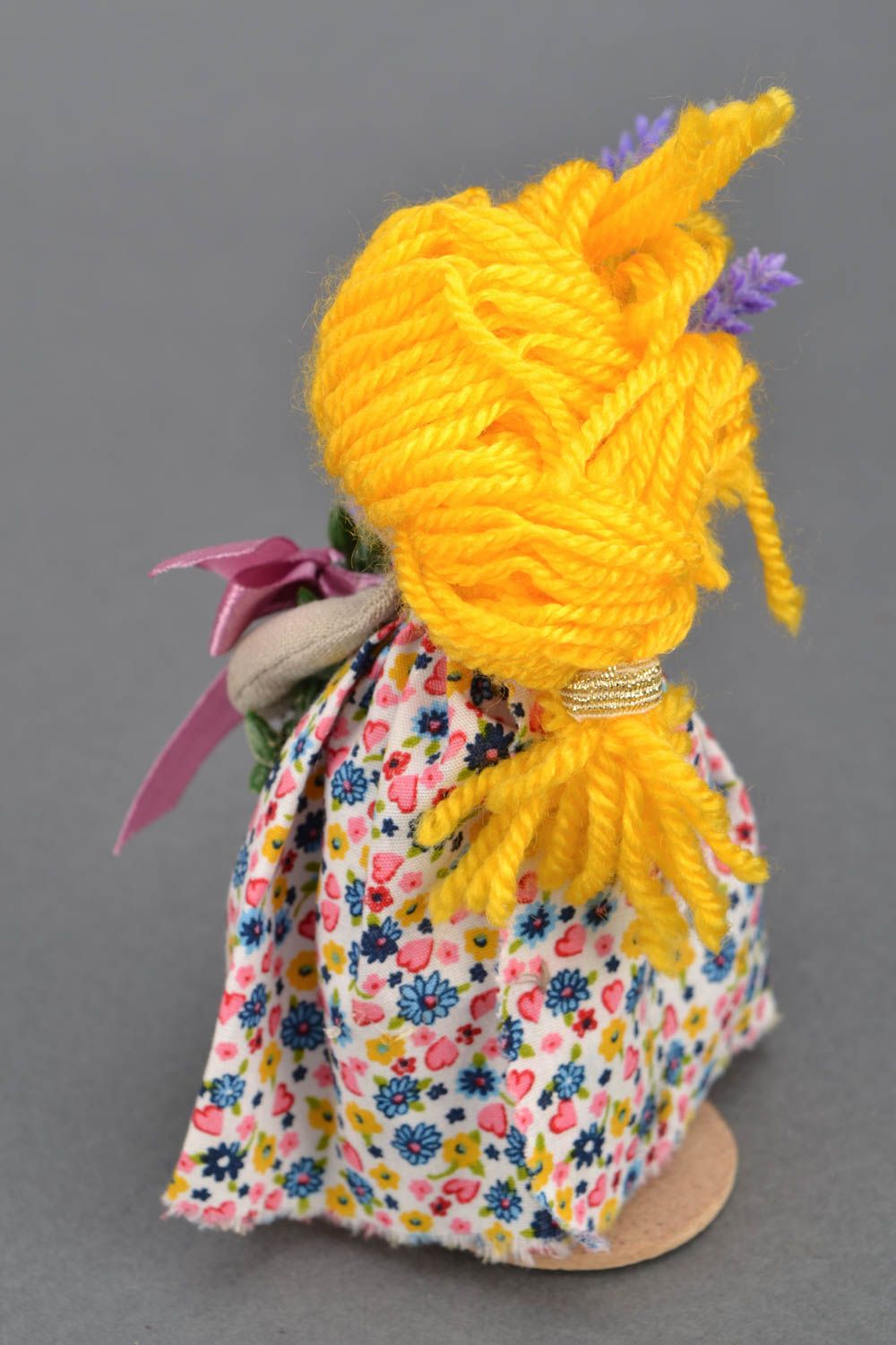 Jouet décoratif en tissu de coton et lin fait main poupée Fille avec lavande photo 4