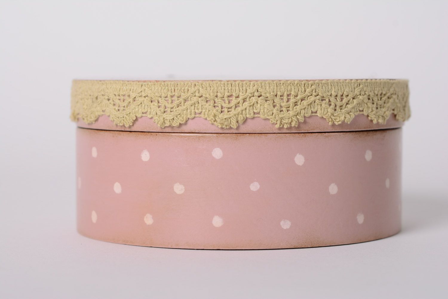 Boîte ronde en bois en serviettage à motif floral faite main rose avec dentelle photo 5