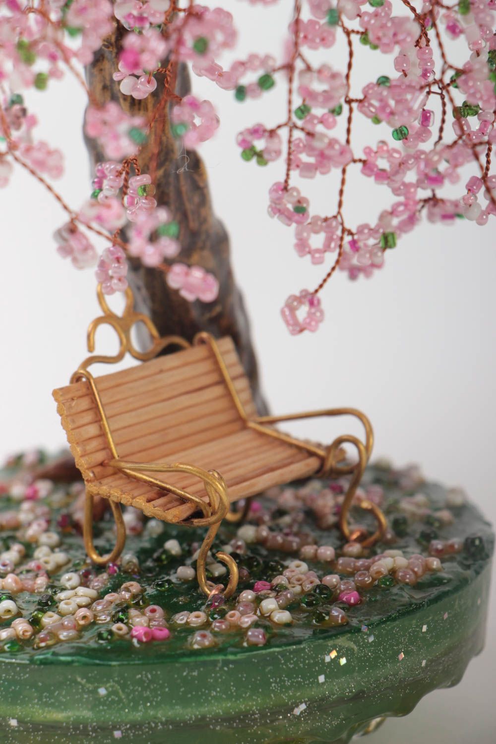 Дерево из бисера розовое на подставке красивое небольшое декор ручной работы фото 4