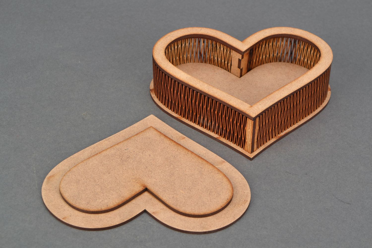 Semilavorato per scatola fatto a mano a forma di cuore prodotto da dipingere foto 3