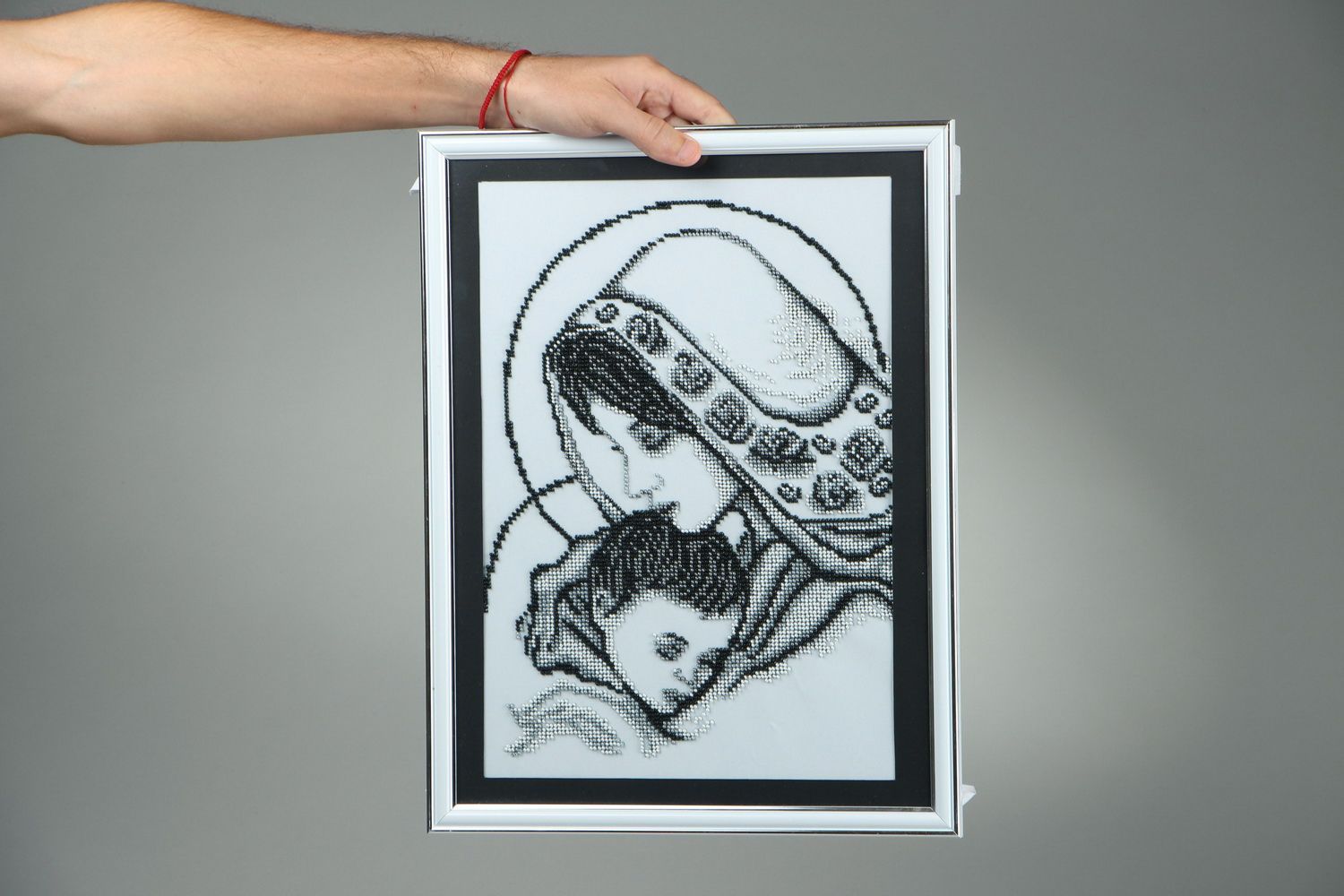 Tableau brodé Vierge à l'Enfant blanc et noir photo 5